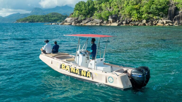 Banana Sea Club Private Cruise